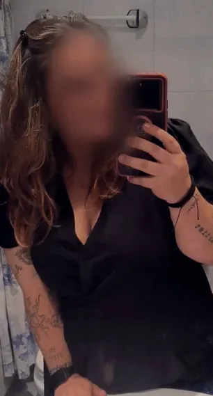 Clara, 35
