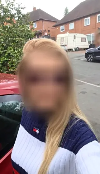 Karin, 39