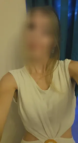 Katrin, 39