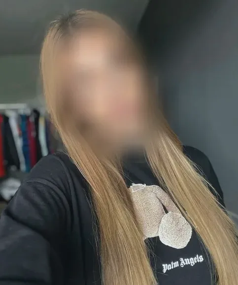 Martina, 28