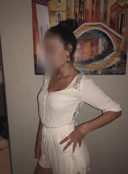 Milica, 32